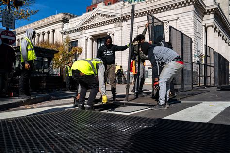 Ring of Steel Installed Around White House As Police Brace